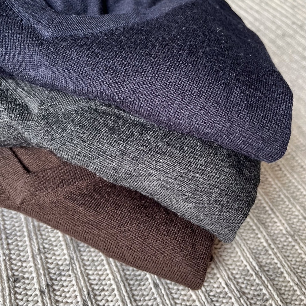 Uniqlo Merino V-neck Sweaters (3)